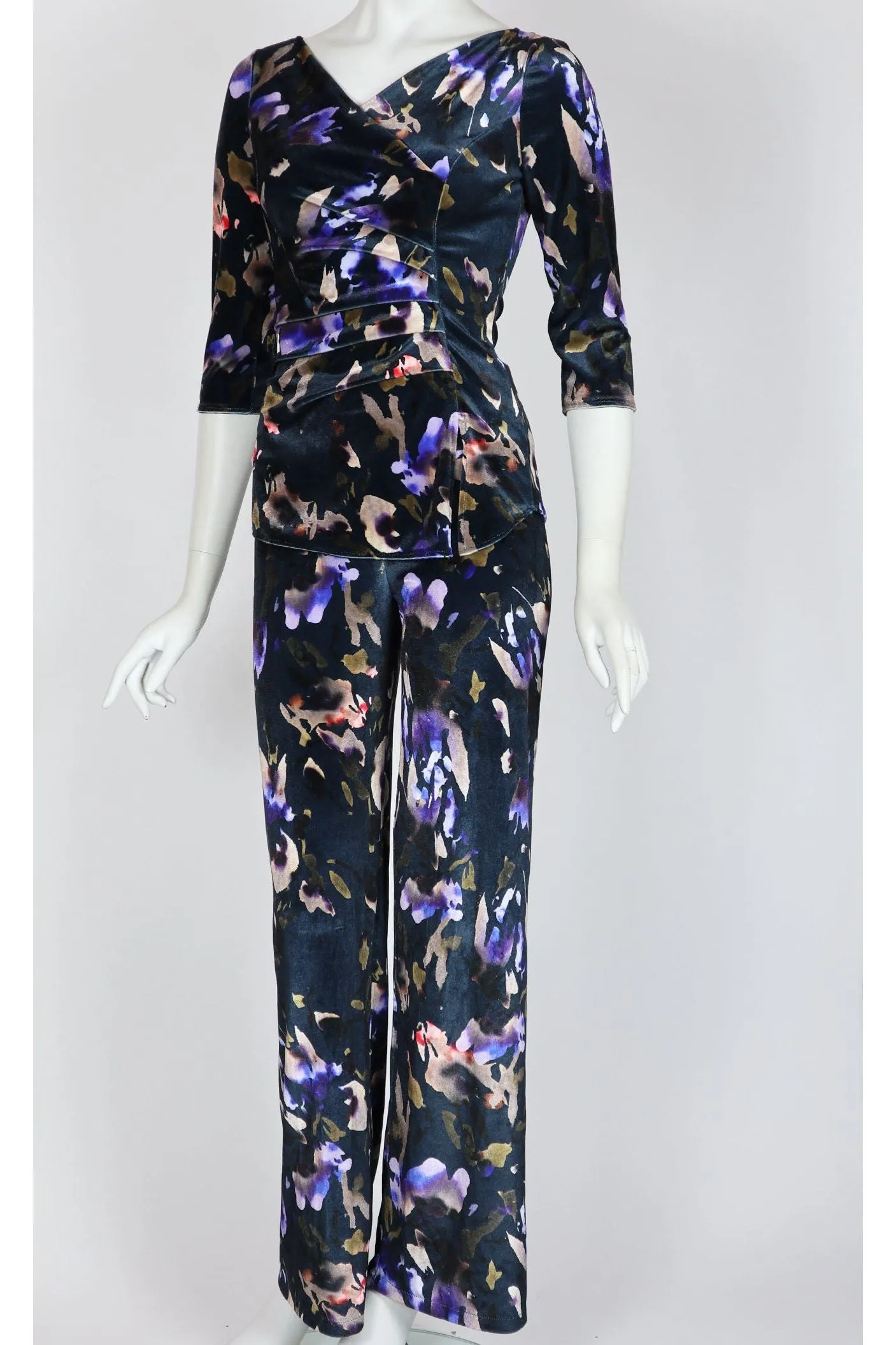 ICELYN Crossover with Ruched Side 3/4 Sleeves Printed Velvet Top